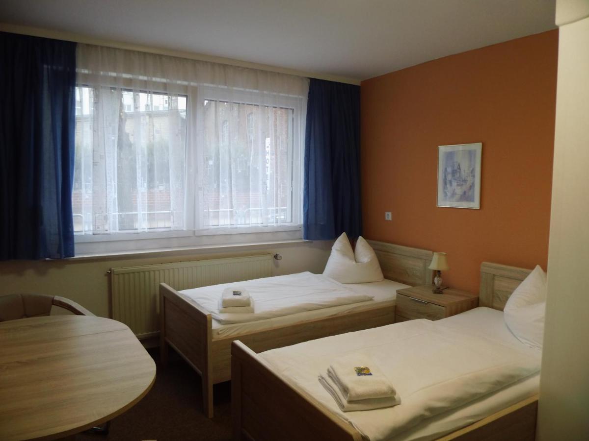 Hotel Sturm Тангермюнде Экстерьер фото